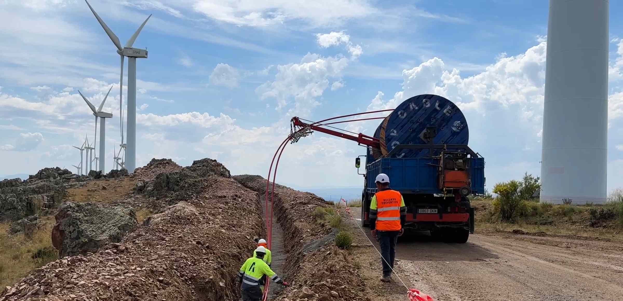 Operarios trabajando en Aldeavieja