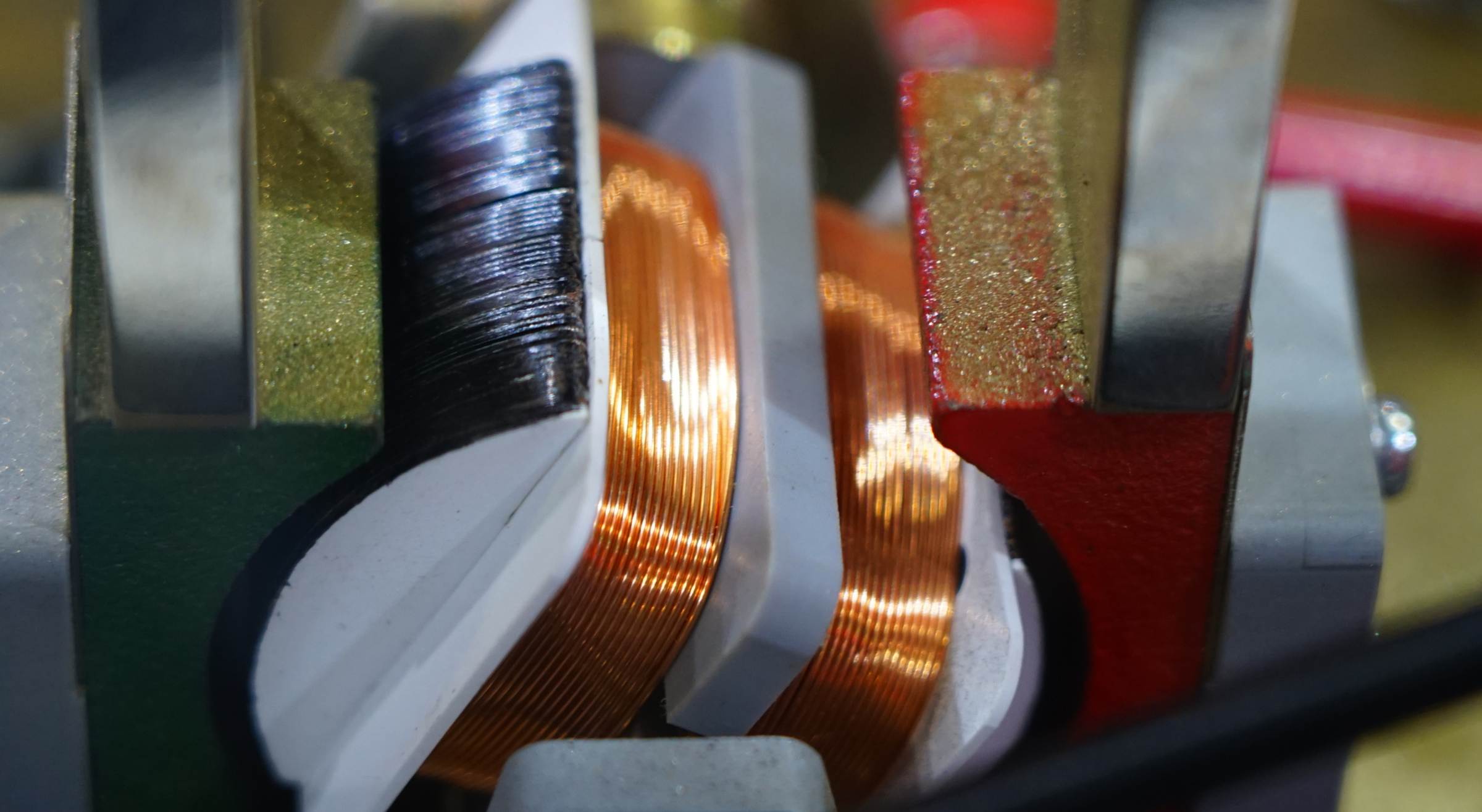 Primer plano de una bobina de transformador